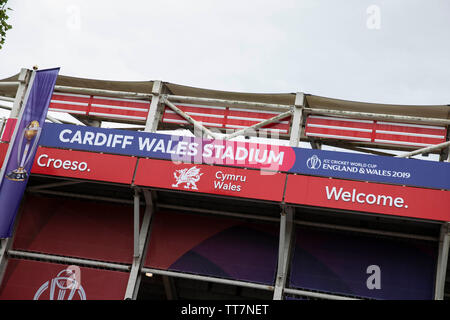 Cardiff, Wales, UK, 15 juin 2019. Vue générale à l'extérieur le terrain de l'avant de la Coupe du Monde de Cricket match entre l'Afrique et l'Afghanistan à la Cardiff Wales Stadium. Les premières semaines de la Coupe du monde de cricket ont été touchés par la pluie généralisée à travers l'Angleterre et au Pays de Galles. Credit : Mark Hawkins/Alamy Live News Banque D'Images