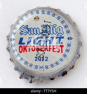 Utilisé San Miguel Light Beer Bottle Top Banque D'Images