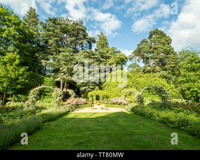 Terrain Du Manoir De Bhaktivedanta. Maison de campagne mock-Tudor donnée par George Harrison comme centre de rituels et d'apprentissage ISKCON. Banque D'Images