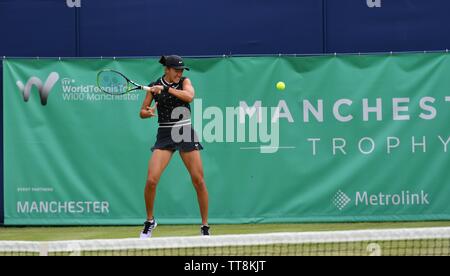 Manchester UK 15 juin 2019 Xiyu Wang (Chine) perd son quart de finale contre Zarina Diyas (Kazakstan) le nombre de semences 3 au Trophée Manchester tenu au nord de Tennis et Squash Club, West Didsbury. Banque D'Images