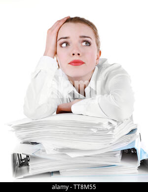 Femme fatiguée à son travail avec des documents isolated on white Banque D'Images