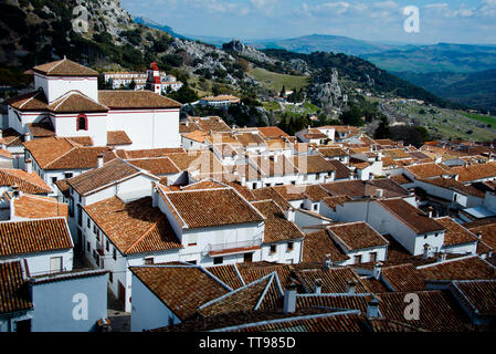 Les modèles de toit village blanc d'Andalousie, Espagne Grazalema Banque D'Images