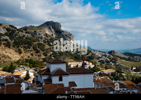 Les modèles de toit village blanc d'Andalousie, Espagne Grazalema Banque D'Images