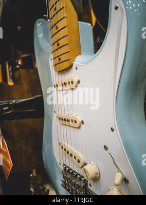 Strat bleu prêt à rock and roll Banque D'Images