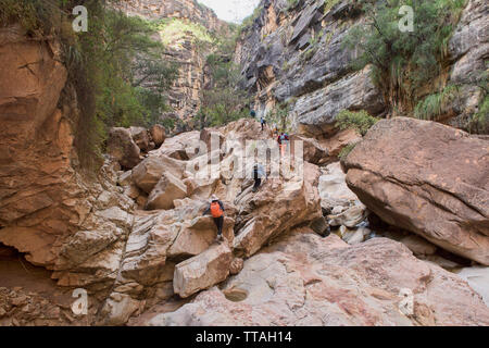 Trekking dans les magnifiques Torotoro Canyon, Torotoro, Bolivie Banque D'Images