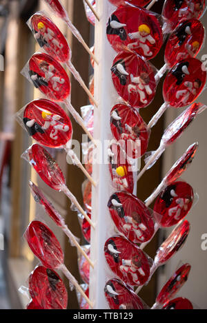 Groupe des paniers ronds colorés lollipops de San Fermin fêtes, Pamplona, Navarra, Espagne, Europe Banque D'Images