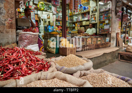 Épices sur le marché des fruits et légumes Devaraja, Mysore, Karnataka, Inde Banque D'Images