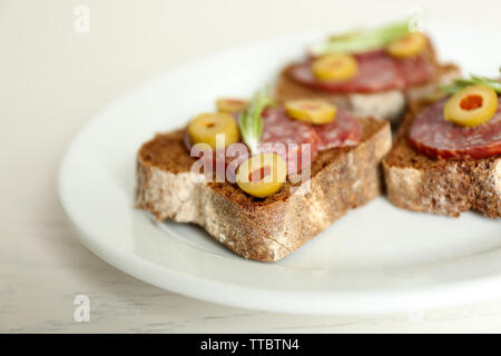 De savoureux sandwiches sur plaque, Close up Banque D'Images