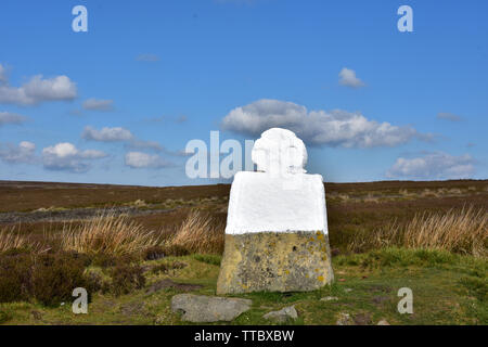 Monument en pierre gras Betty sur les Maures, dans le Yorkshire, Angleterre. Banque D'Images