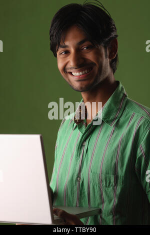 Man working on a laptop Banque D'Images