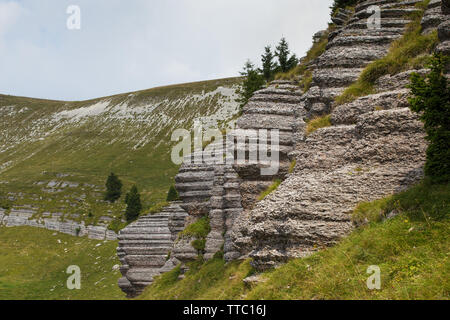 'Città di Roccia', caractéristiques géologiques. Plateau de montagne Asiago. Vénétie. Italie. Europe. Banque D'Images