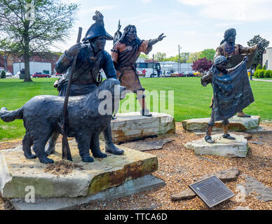 Sur le sentier de découverte sculpture par George Lundeen dépeignant Meriwether Lewis, William Clark un Native American man and girl Paducah, Kentucky USA Banque D'Images