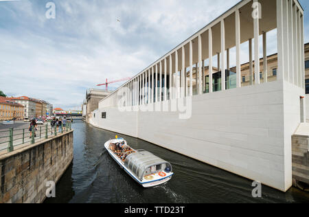 Voir de nouveaux James Simon Galerie à Museumsinsel à Berlin, Allemagne. Le bâtiment abritera de billetterie centralisée et un centre de visiteurs pour le musée Banque D'Images