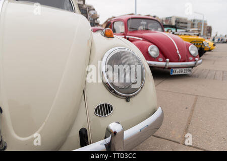 Scheveningen, La Haye, Pays-Bas - le 26 mai 2019 : les coccinelles VW classique stationné à VW aircooled car show à Scheveningen Beach Banque D'Images