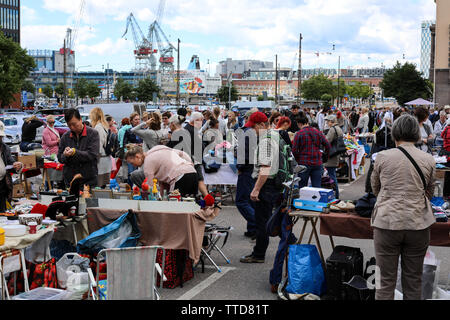 Marché aux puces de la place Hietalahti à Helsinki, Finlande Banque D'Images