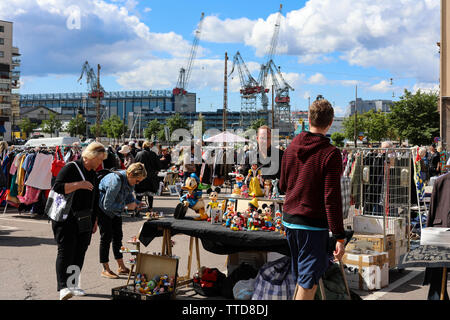 Marché aux puces de la place Hietalahti à Helsinki, Finlande Banque D'Images