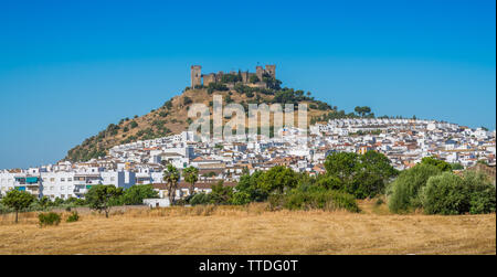 Almodovar del Rio, petite ville dans la province de Cordoue, Andalousie, espagne. Banque D'Images