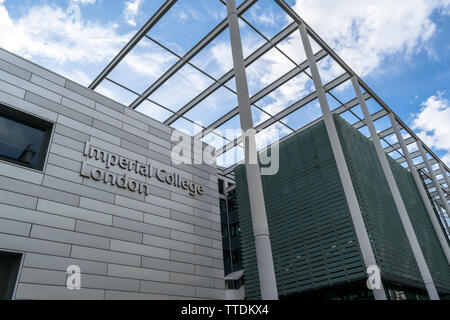 L'Imperial College London, UK - 27 mai 2019 : l'extérieur de l'entrée principale de l'Imperial College de Londres. Banque D'Images