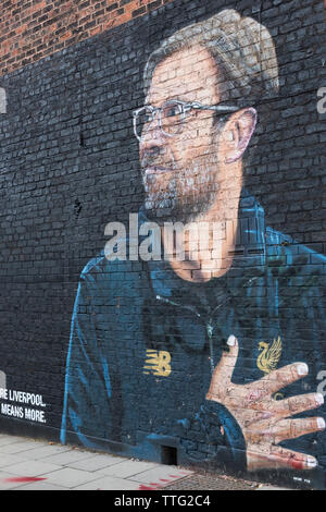 Jurgen Klopp, Liverpool FC Manager en artiste de rue Akse, Jamaica Street, Liverpool, Royaume-Uni Banque D'Images