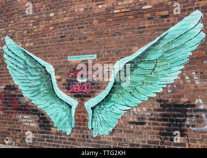 Les Ailes du foie l'art de la rue, Street, Liverpool, Angleterre, Royaume-Uni Banque D'Images