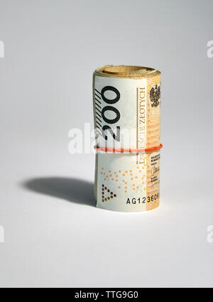 Roulé d'argent polonais (PLN) - deux cent zloty polonais projets isolé sur fond blanc Banque D'Images