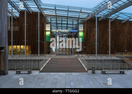 Astrup Fearnley Oslo, vue de l'entrée du bâtiment Astrup Fearnley Museet sur l'île de Tjuvholmen à Oslo harbour conçu par Renzo Piano, la Norvège. Banque D'Images