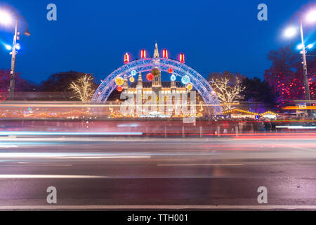 Lumières et marchés de noël, Rathausplatz, Vienne Banque D'Images