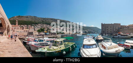 Rues de la vieille ville de Dubrovnik en Croatie Banque D'Images