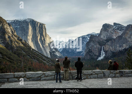 Photographes de vue de tunnel dans la région de Yosemite National Park Banque D'Images