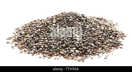 Pile de chia seeds isolé sur fond blanc Banque D'Images