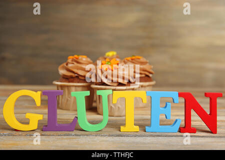 Cupcakes sans gluten sur fond de bois, Close up Banque D'Images
