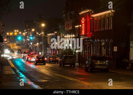 États-unis - 30 novembre 2015 : Centre-ville de Leesburg à Loudoun County en Virginie. Cette vue en direction sud le long de la rue North King. (Photo de Douglas G Banque D'Images