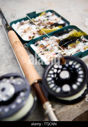 Portrait d'équipement de pêche sur la table Banque D'Images