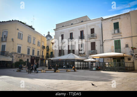 BARI, ITALIE - Le 9 février 2019. Vue sur la Piazza del mercantile, ancienne place dans le centre historique de Bari, Pouilles, Italie du Sud. Banque D'Images