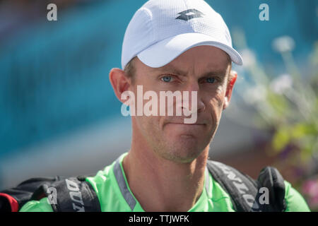 La Queens Club, London, UK. 17 juin 2019. Jour 1 de la Fever Tree championnats. Cameron Norrie (GBR) vs Kevin Anderson (RSA) sur le court central. Credit : Malcolm Park/Alamy Live News. Banque D'Images