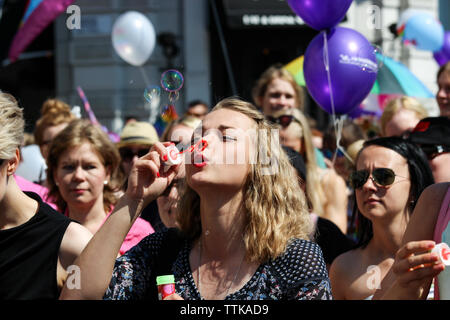 Helsinki Pride Parade 2016 à Helsinki, Finlande Banque D'Images