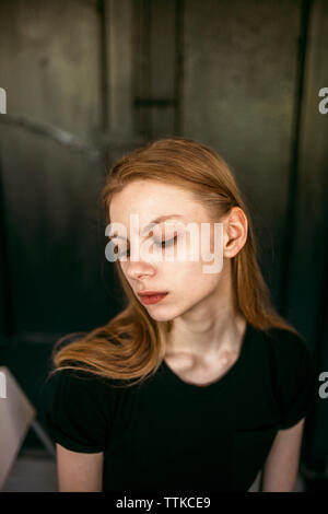 Pensive woman close up Banque D'Images