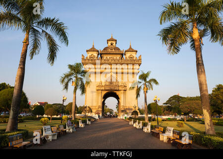 Patuxai (Victory Monument) Arc de Triomphe de Vientiane, Vientiane, Laos, Asie du sud-est Banque D'Images