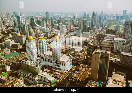 Vue aérienne de skyscrapers in city Banque D'Images