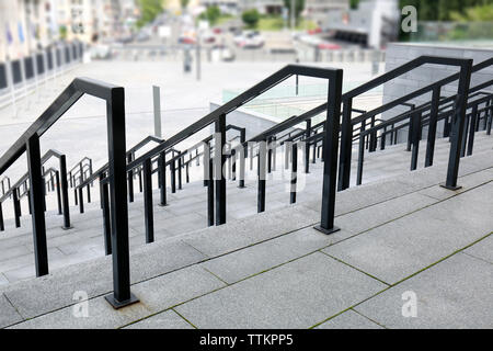 Escalier moderne sur la rue Banque D'Images