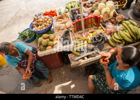 BELIZE, Punta Gorda, Toledo, un séjour au Lodge et Belcampo Belize Jungle ferme peuvent aller au marché local à Punta Gorda pour obtenir des légumes frais Banque D'Images