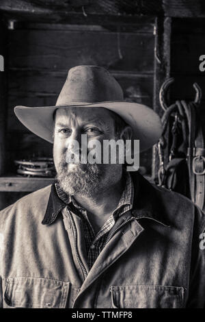 USA (Oregon), Enterprise, Portrait de cowboy et d'éleveurs de Todd Nash à la Snyder Ranch dans le nord-est de l'Oregon entre entreprise et Joseph Banque D'Images