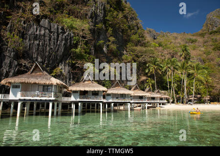 PHILIPPINES, Palawan, El Nido, docks de Miniloc Island Resort, Bacuit Bay dans la mer de Chine du Sud Banque D'Images