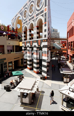 États-unis, Californie, San Diego, à l'intérieur de la Westfield Horton Plaza à San Diego Banque D'Images