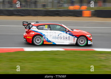 BMW 125i M Sport sur piste, British Touring Car Championship (BTCC), Brands Hatch, premier week-end de course de la saison, Avril 2019 Banque D'Images