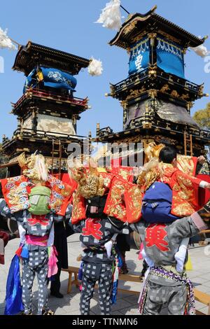 Trois niveaux de flotteurs à Inuyama Spring Festival au Japon Banque D'Images