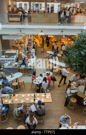 Paris, France, vue aérienne, les gens à l'intérieur de la cuisine italienne, Cour, magasin et restaurant BIstro dans le Marais, Eataly Banque D'Images