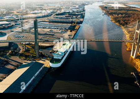 Vue aérienne de Talmadge Memorial Bridge sur la rivière Savannah Banque D'Images