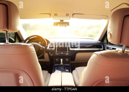 Voiture à l'intérieur moderne Banque D'Images