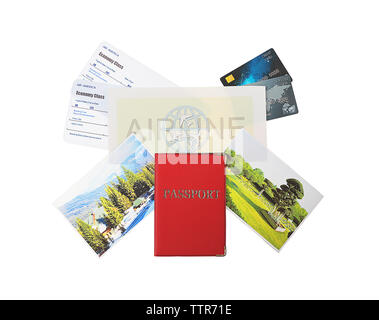 Cartes de crédit avec billets isolated on white Banque D'Images